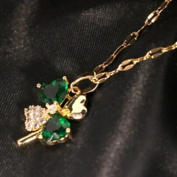 Emerald Clover Charm Necklace - Picture 4 of 4